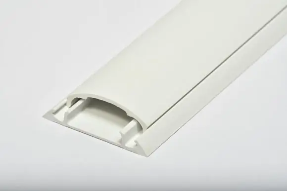 lišta podlahová 40mmx10mm bílá (16m/bal) délka 2m Nová Kolekce