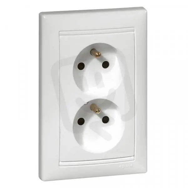 Must-Have VALENA ZÁSUVKA DVOJITÁ 2X2P+T BÍLÁ LEGRAND 774390
