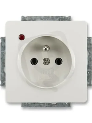 Zásuvka ABB SWING s ochranou před přepětím světle šedá 5598G-A02349 S1 Akce