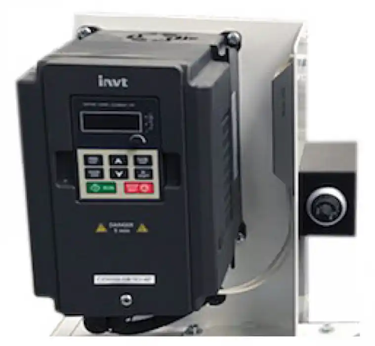 Vysoce Kvalitní Frekvenční měnič – FMO-2/ 400 V/ 1,5 kW