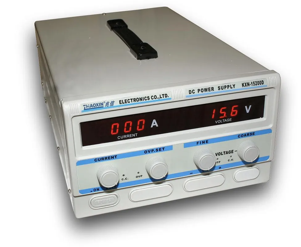 Vysoce Kvalitní Laboratorní zdroj KXN-15200D 0-15V/200A
