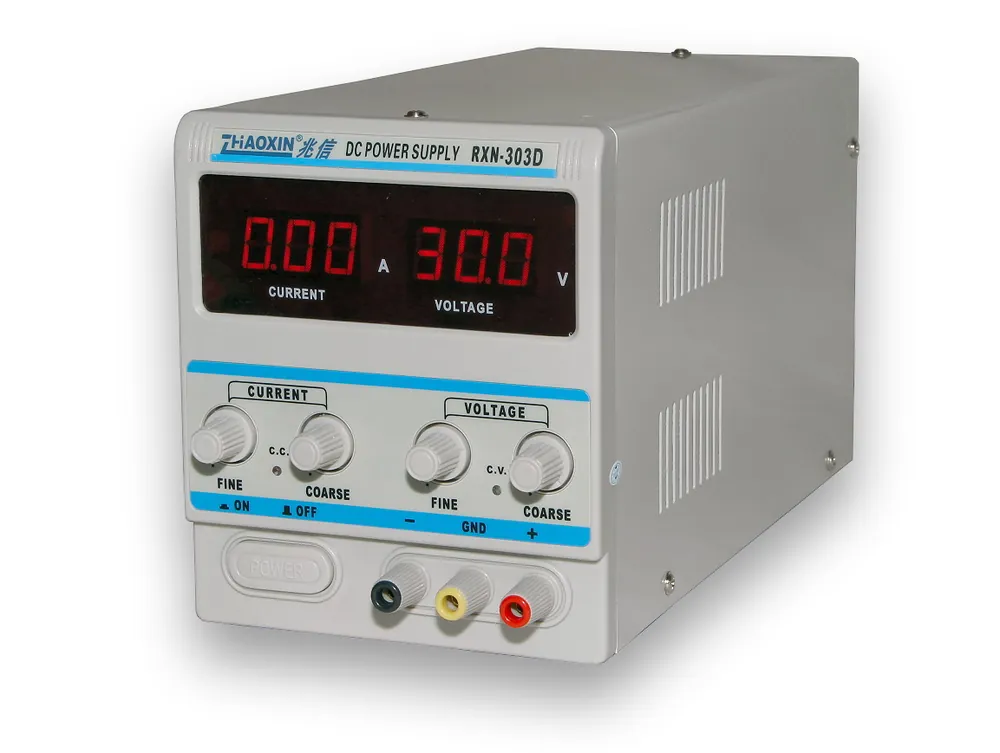 Dokud Zásoby Vydrží Laboratorní zdroj RXN-303D 0-30V/3A
